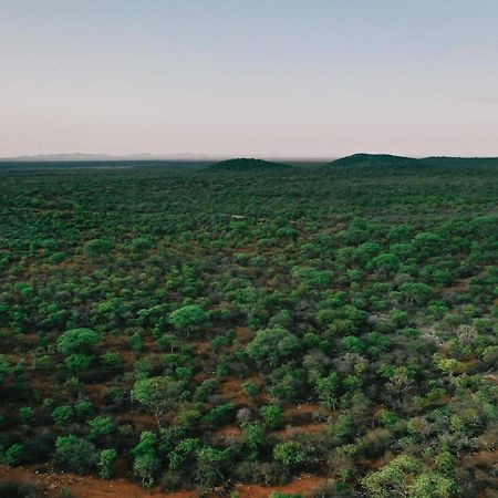 Kifaru Bush Camp Hotell Outjo Eksteriør bilde